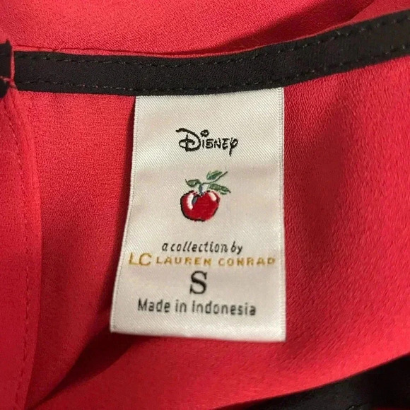 LC Lauren Conrad x Snow White Blouse Size Small Disney Red Lace Collared Button - Picture 5 of 6